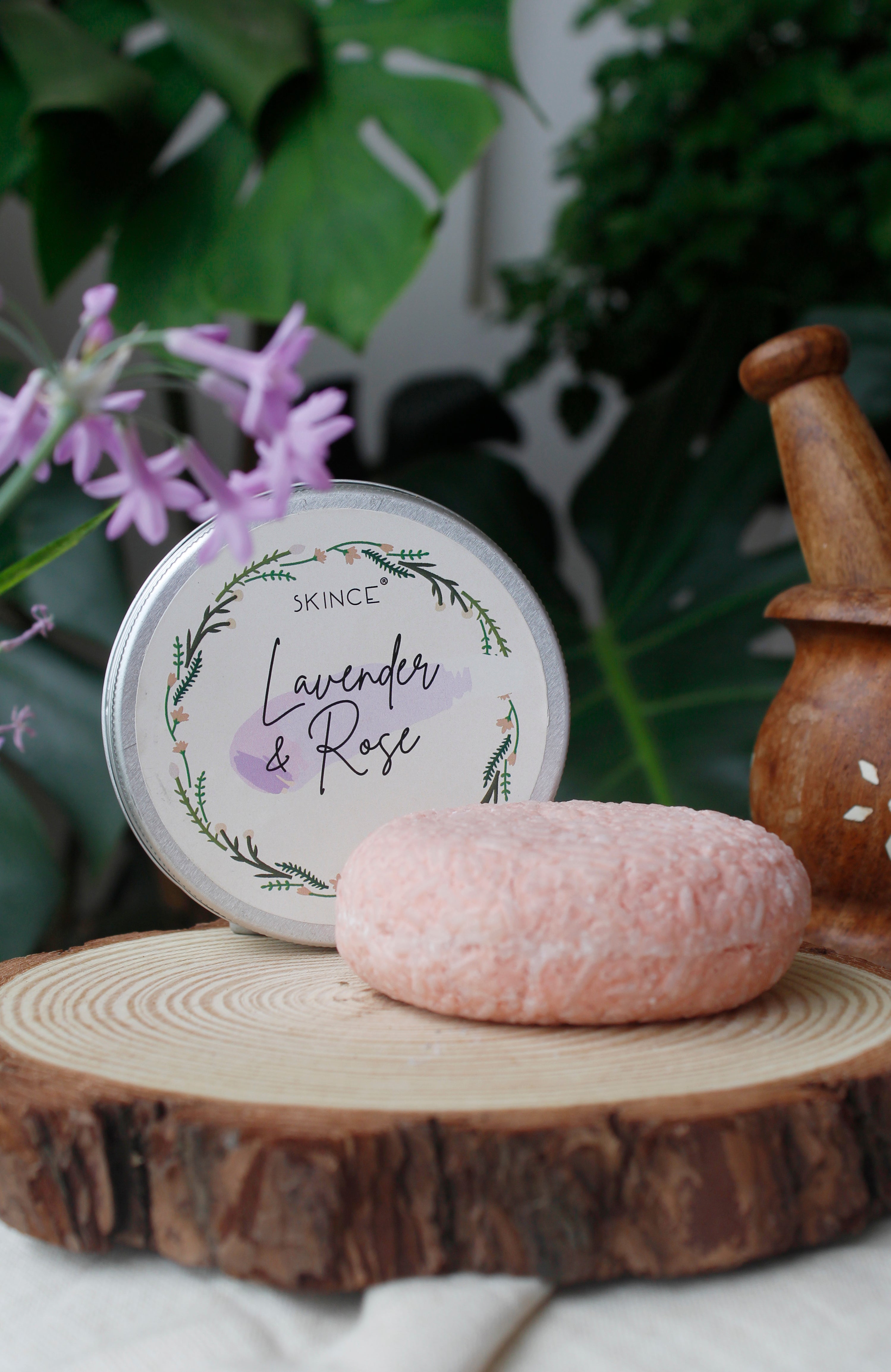The Lavender & Rose shampoo bar